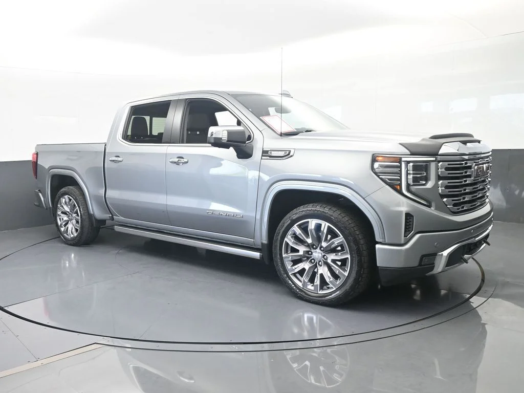 Used 2023 Sterling Metallic GMC Denali image 7