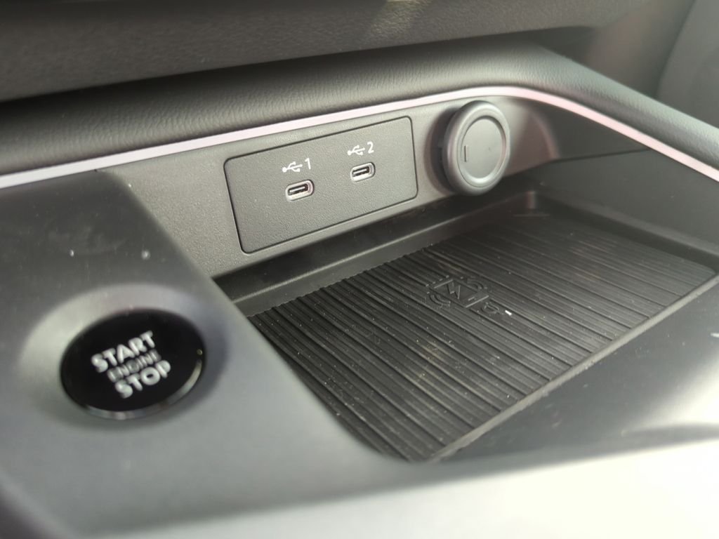 New 2026 Atlantic Gray Metallic / Super Black Two-tone Nissan SR image 13