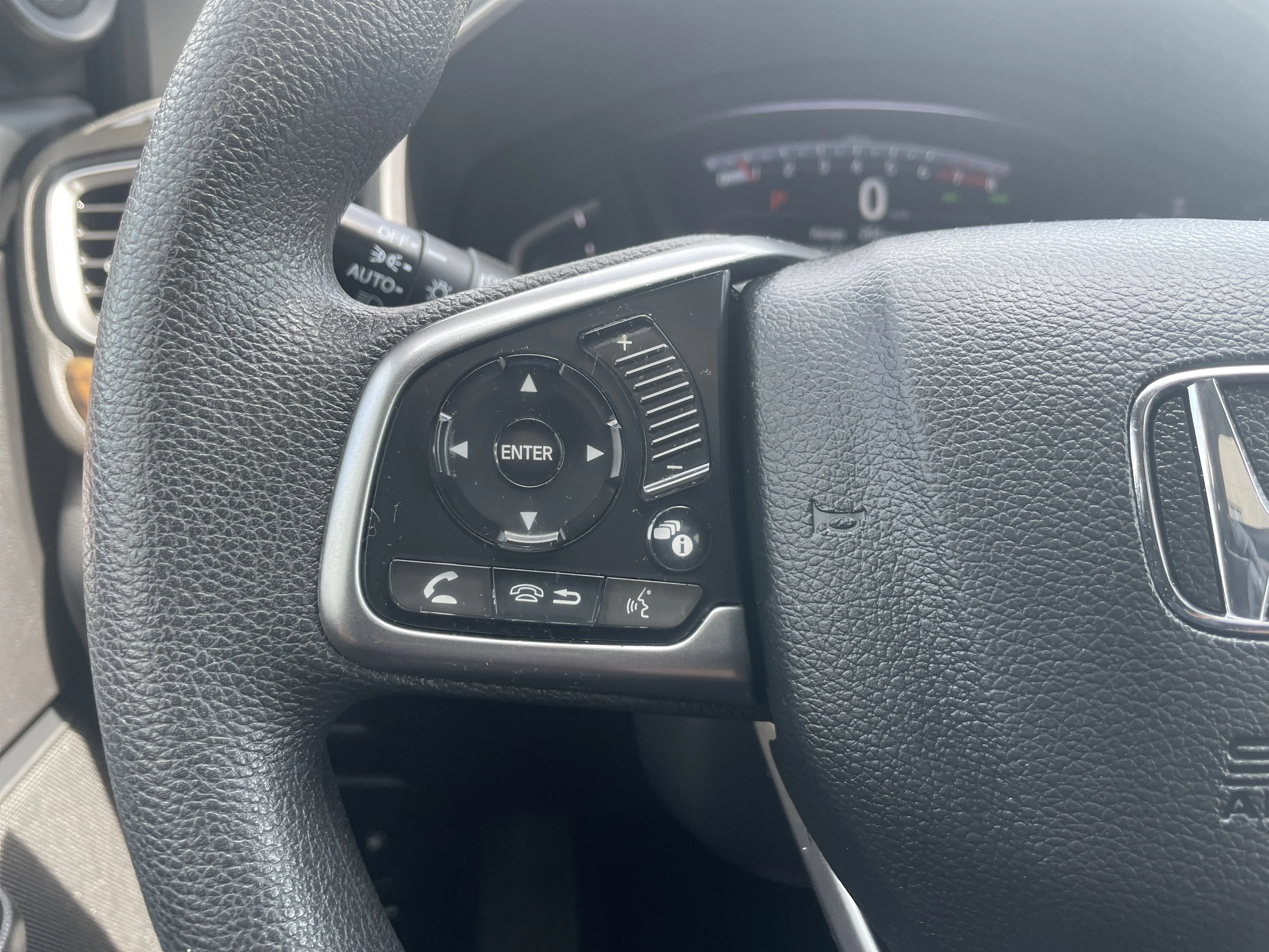 Certified Used 2018 Olive Honda EX image 24