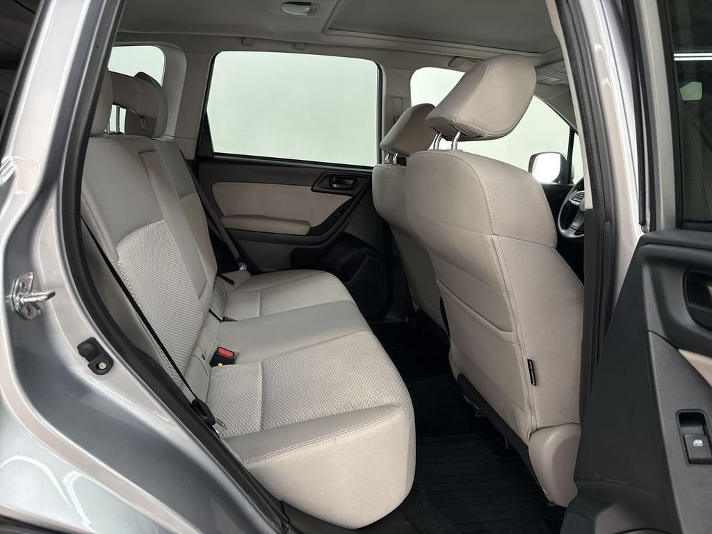 Used 2016 Ice Silver Metallic Subaru 2.5i Premium image 17