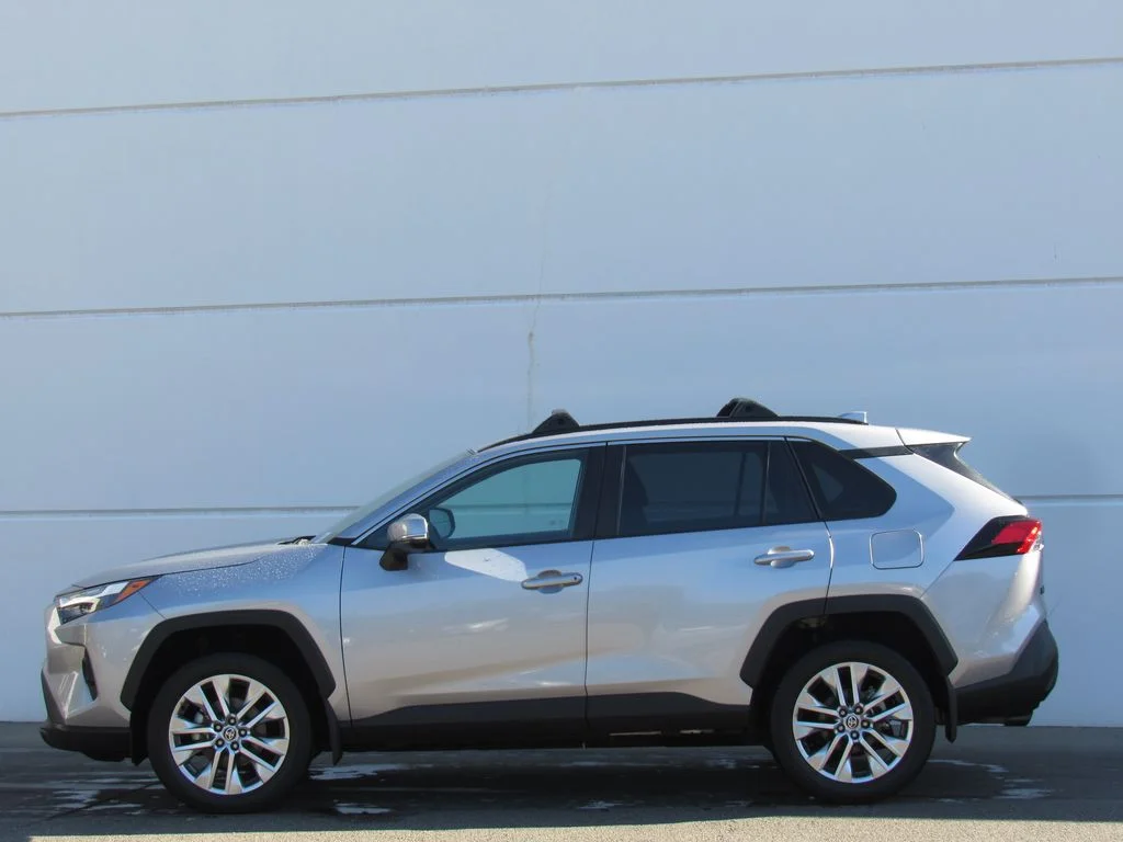 Certified Used 2023 Silver Sky Metallic Toyota XLE Premium image 4