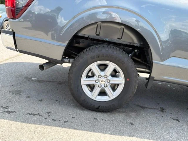 New 2026 Carbonized Gray Metallic Ford XLT image 49