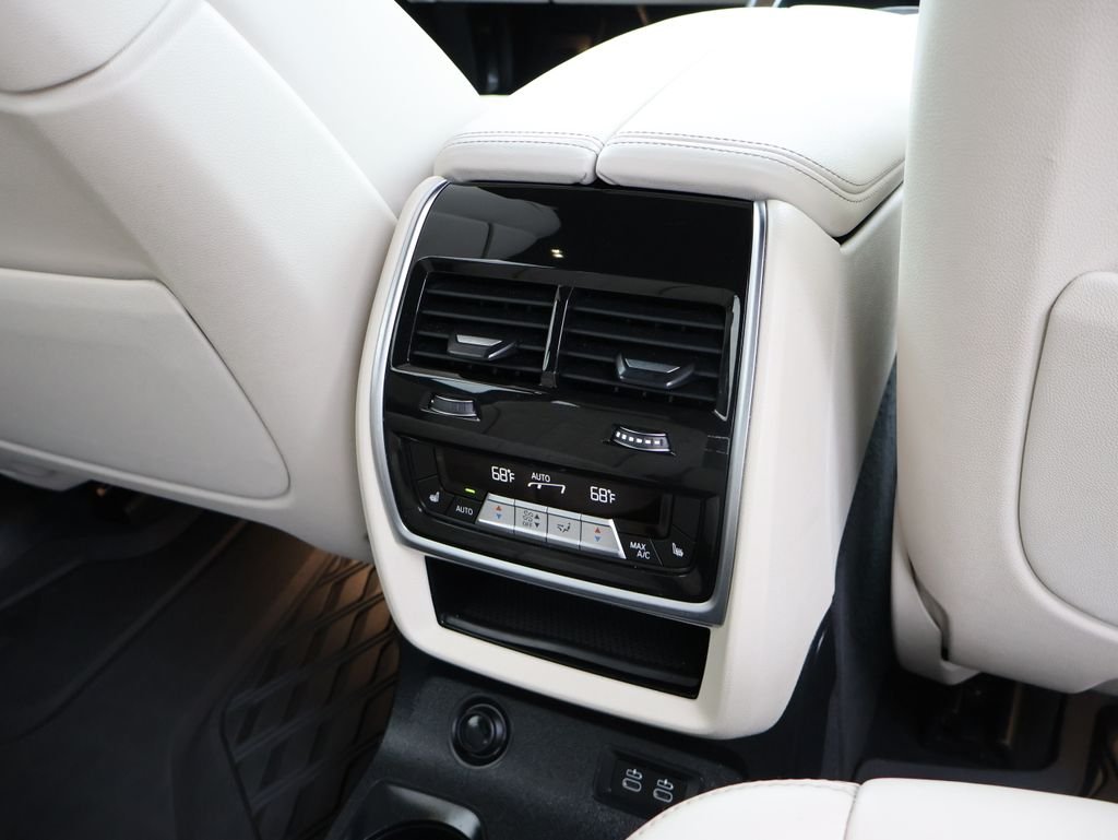Used 2023 Carbon Black Metallic BMW xDrive40i image 15