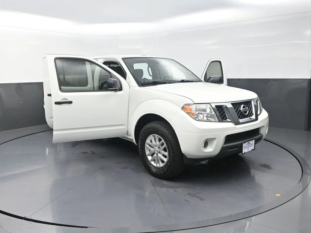Used 2017 White Nissan SV image 30