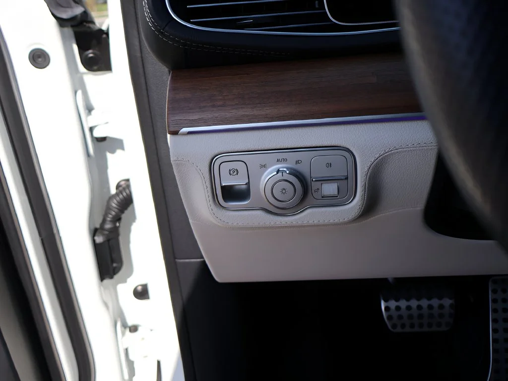 Used 2024 MANUFAKTUR Diamond White Metallic Mercedes-Benz GLE 53 AMG® image 40
