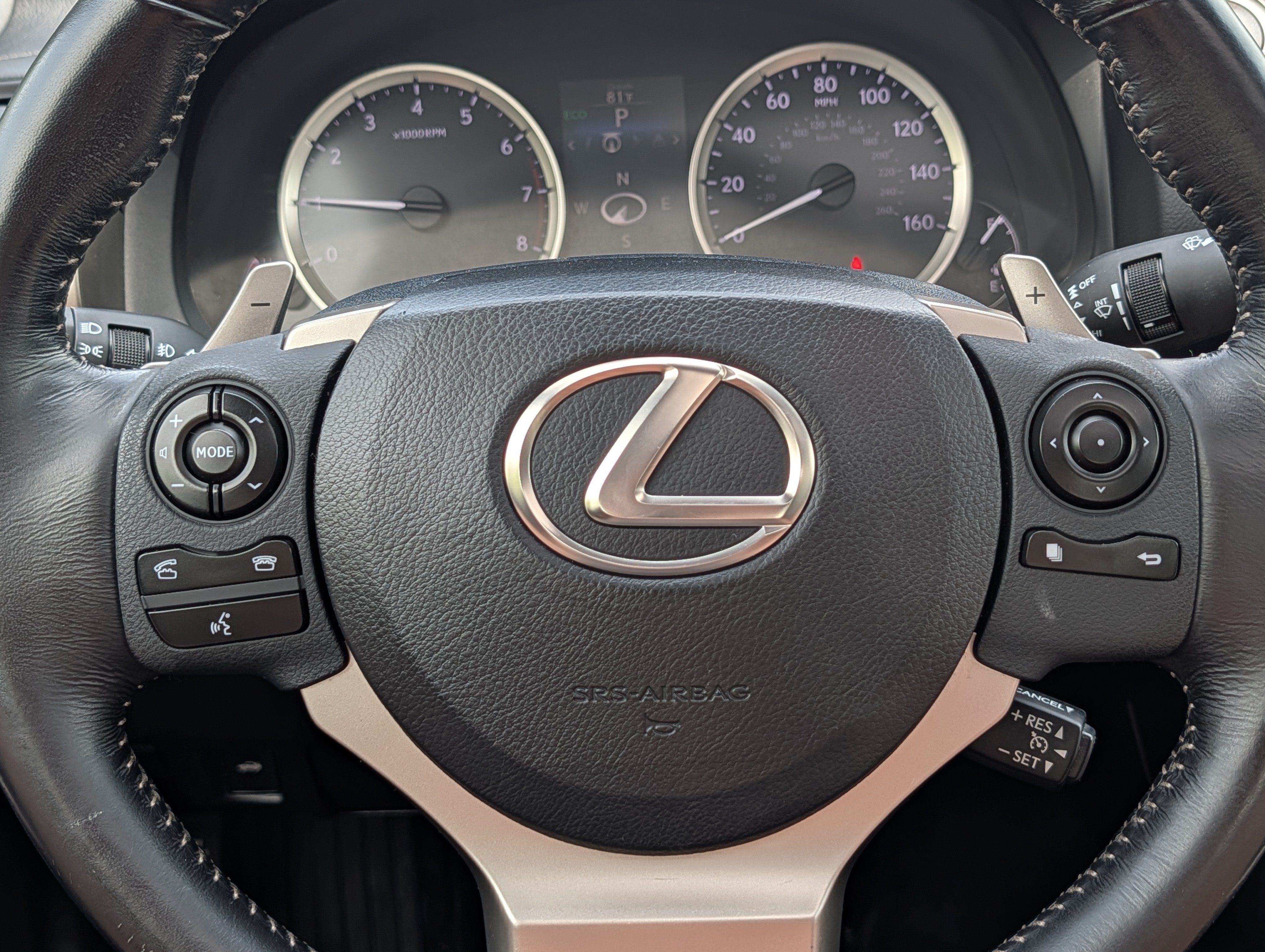 Used 2015 Atomic Silver Lexus  image 25