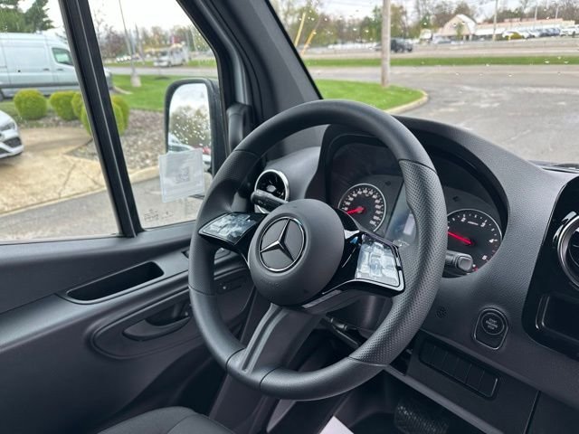 New 2026 High-tech silver metallic Mercedes-Benz Cargo 144 WB image 19
