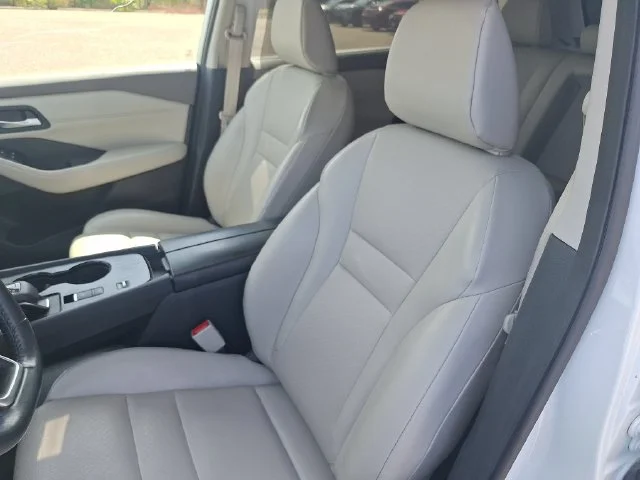 Used 2023 White Nissan SV image 10