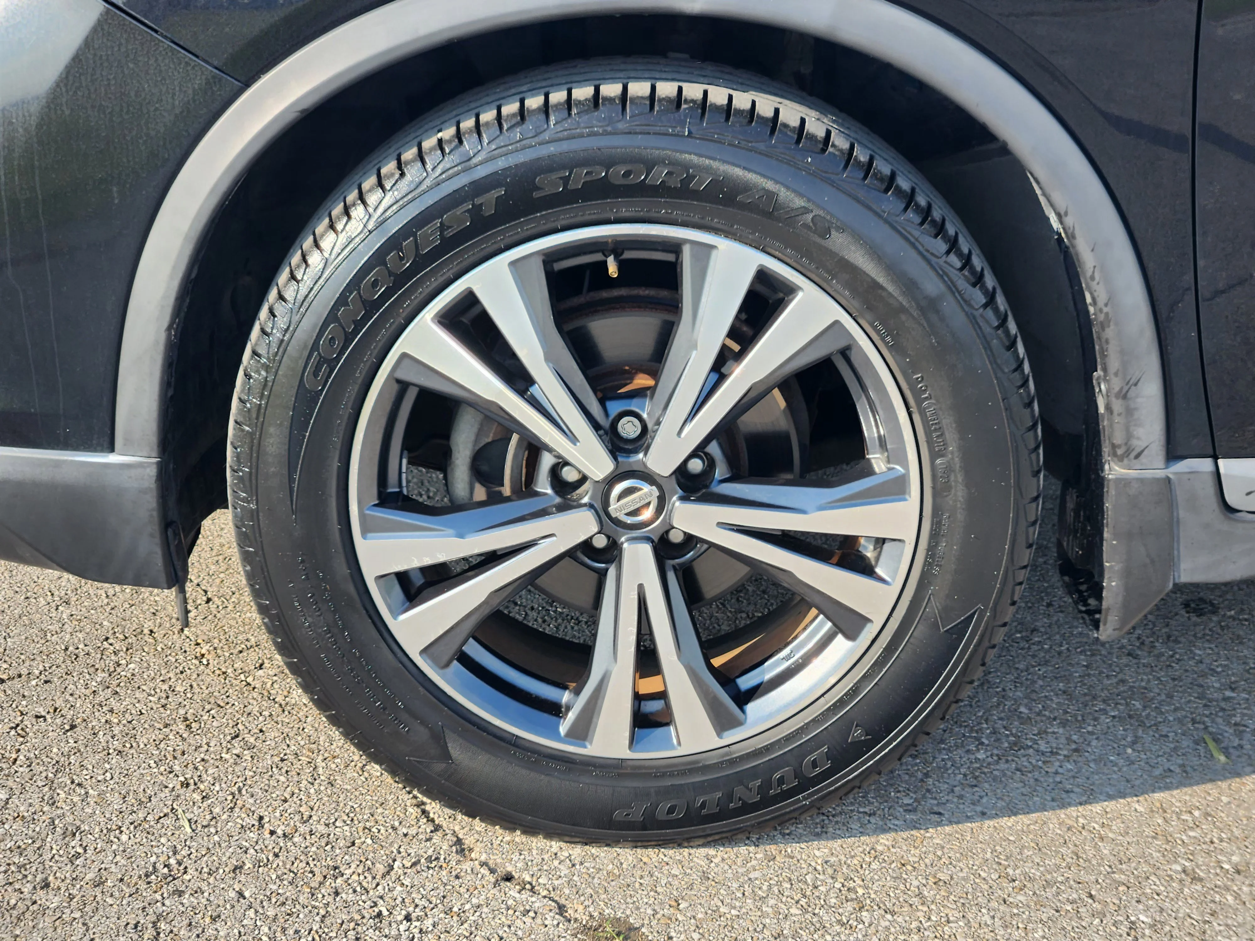 Used 2017 Magnetic Black Nissan SL image 10