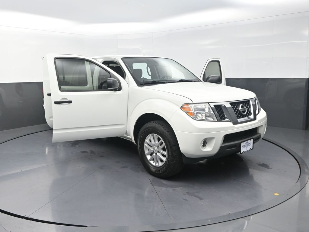 Used 2017 White Nissan SV image 30