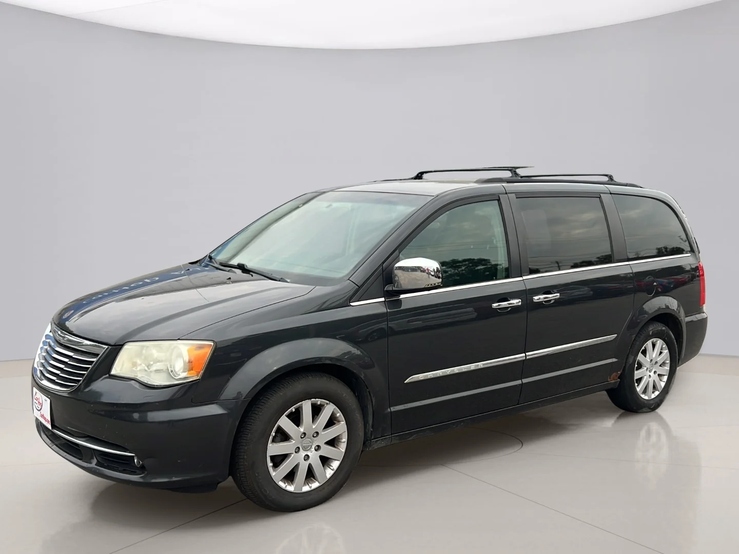 Used 2011 Gray Chrysler TOURING image 2
