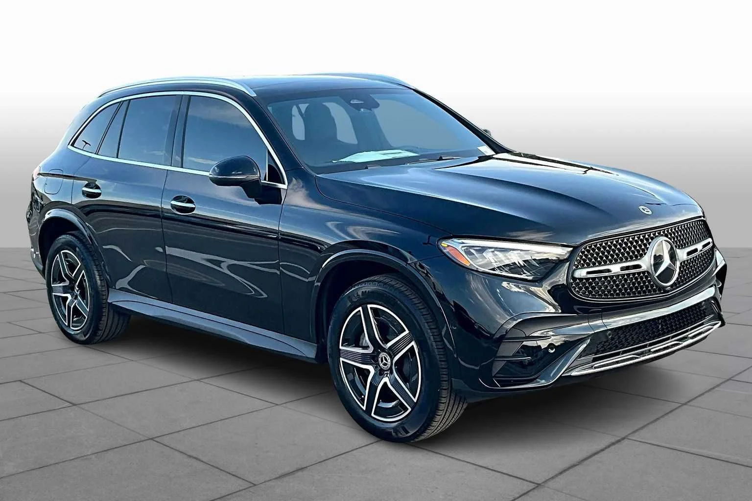 New 2026 Black Mercedes-Benz GLC 300 image 2