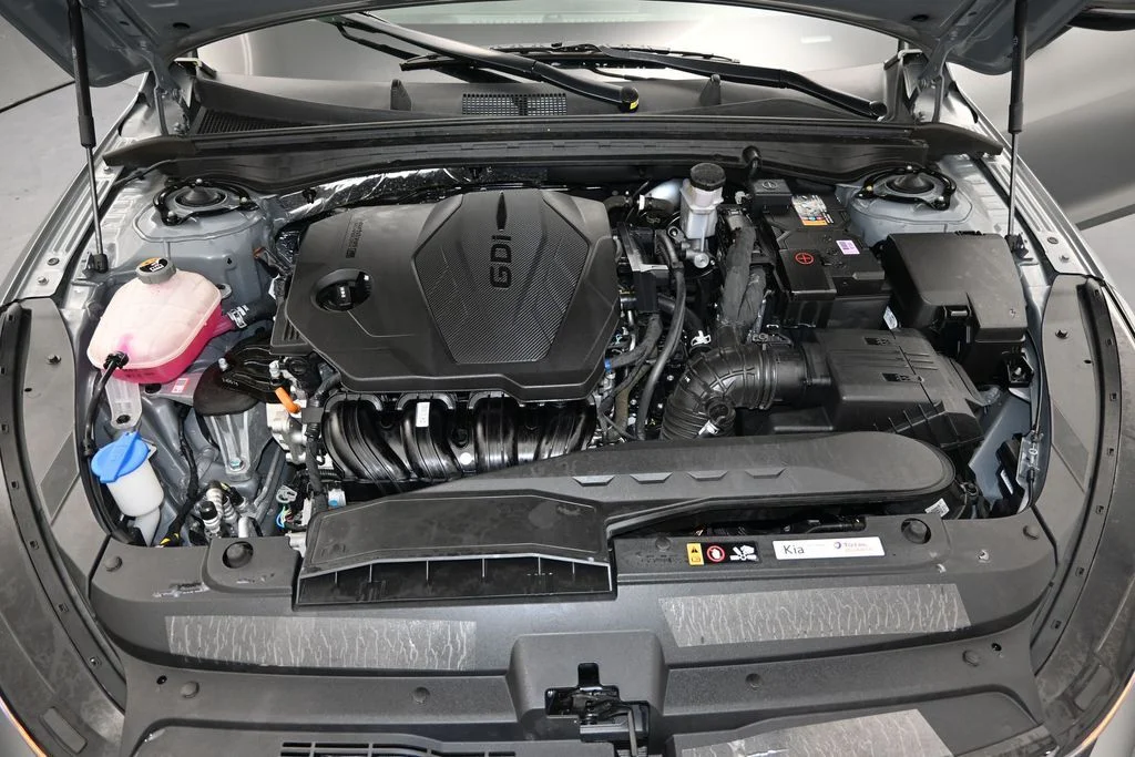 Used 2025 Steel Kia GT-Line image 12