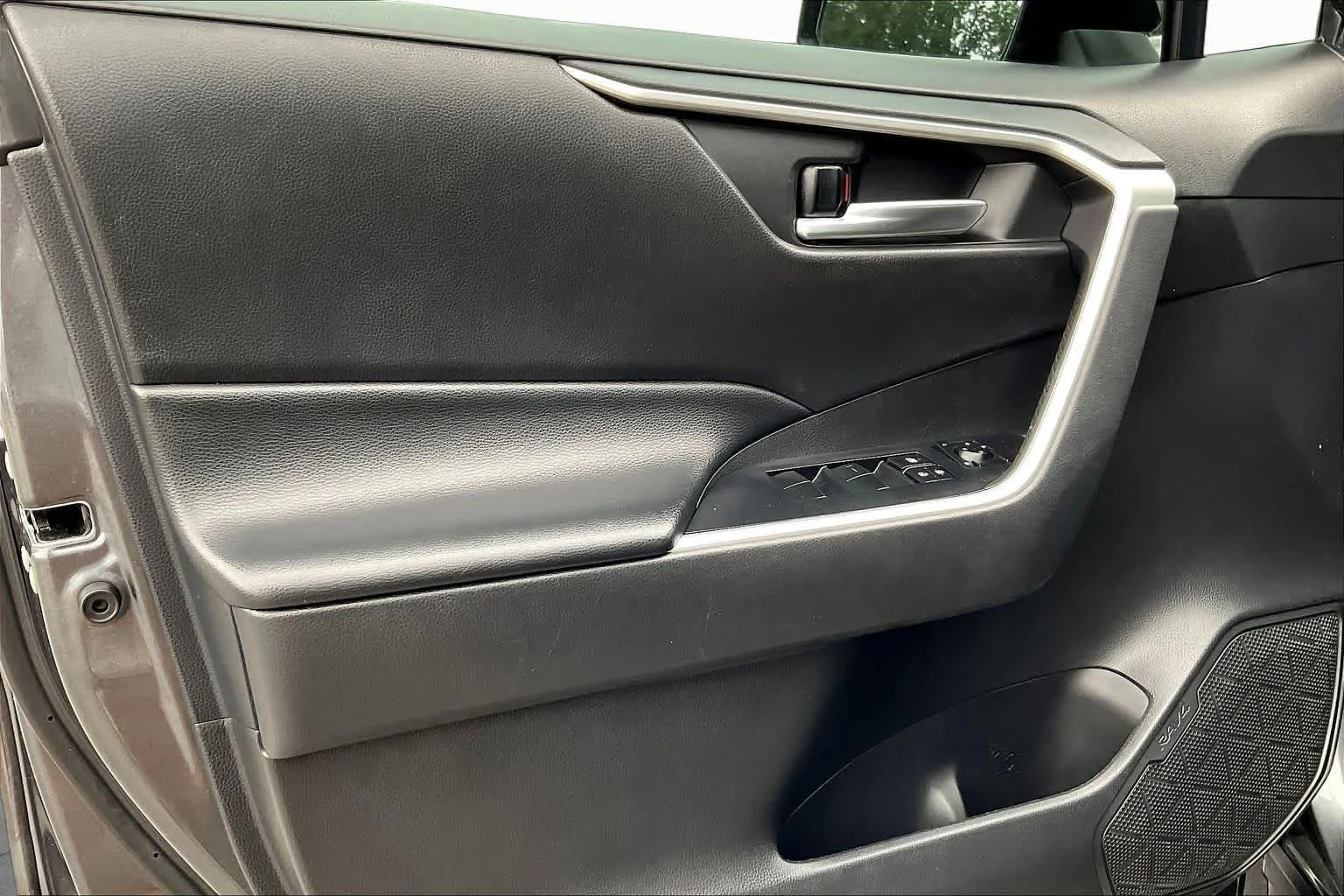 Used 2021 Magnetic Gray Metallic Toyota XLE image 20