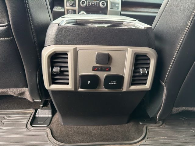Used 2020  Ford Lariat image 13