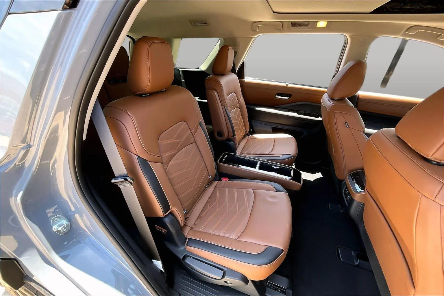 Used 2025 Boulder Gray Pearl Nissan Platinum image 21