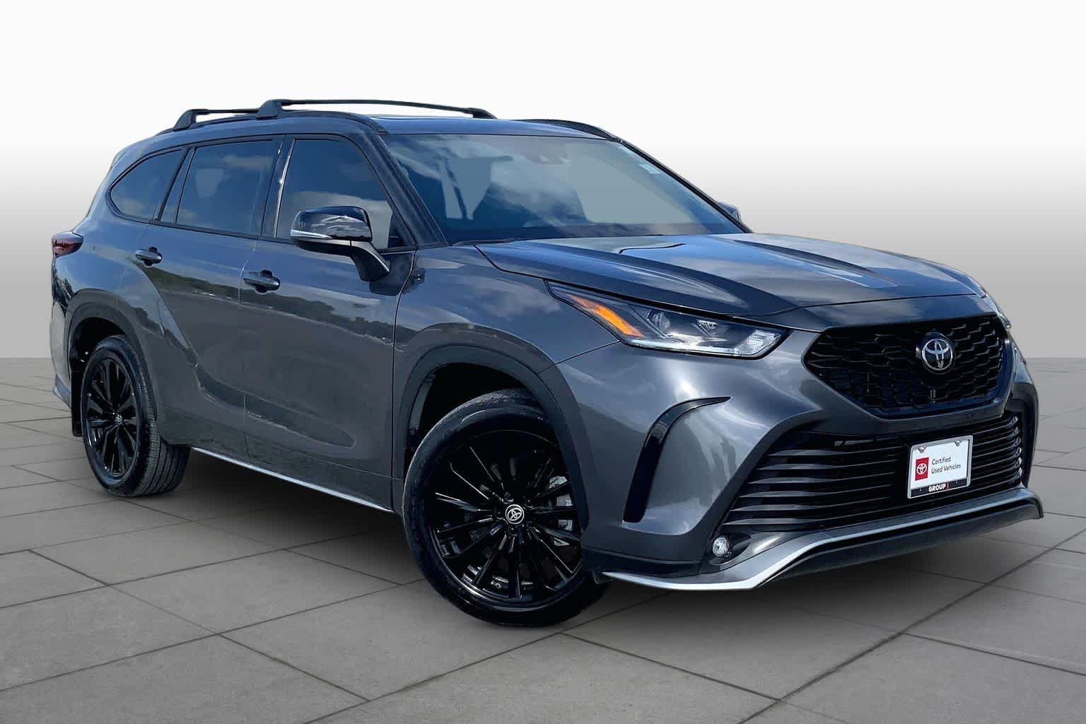 Used 2025 Magnetic Gray Metallic Toyota XSE image 3