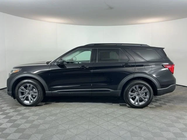 New 2026 Agate Black Metallic Ford Active image 8