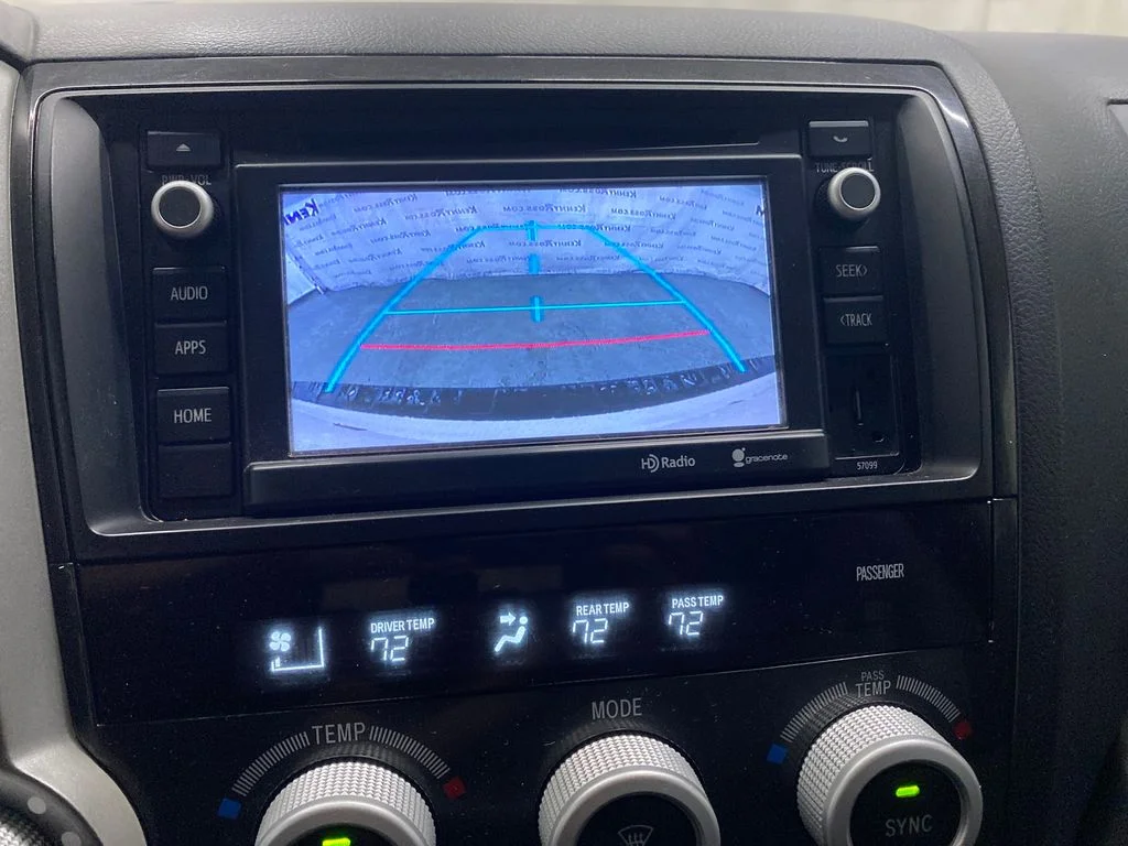 Used 2015 White Toyota SR5 image 22