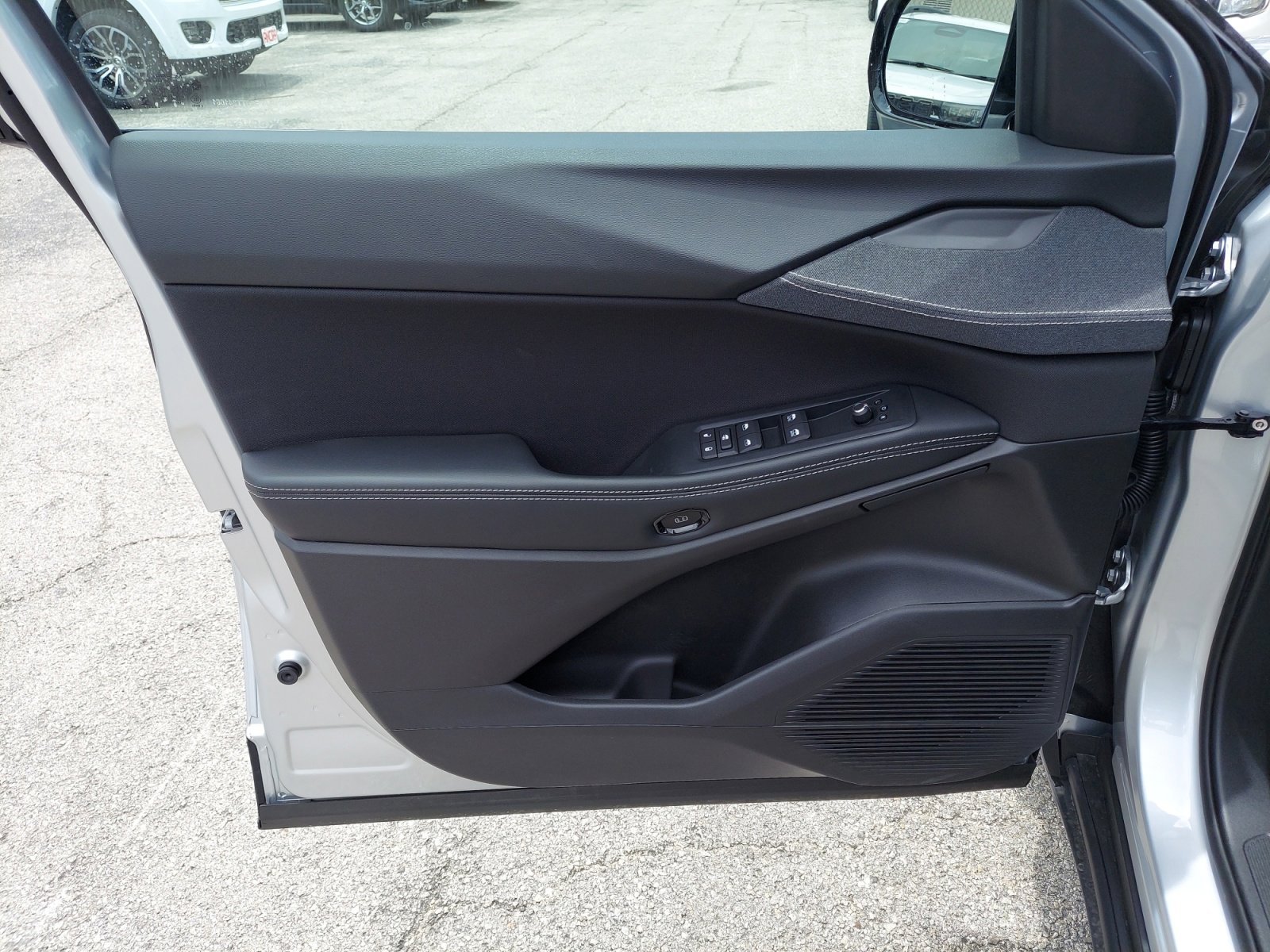 New 2026 Silver Zynith Clearcoat Jeep Laredo image 27