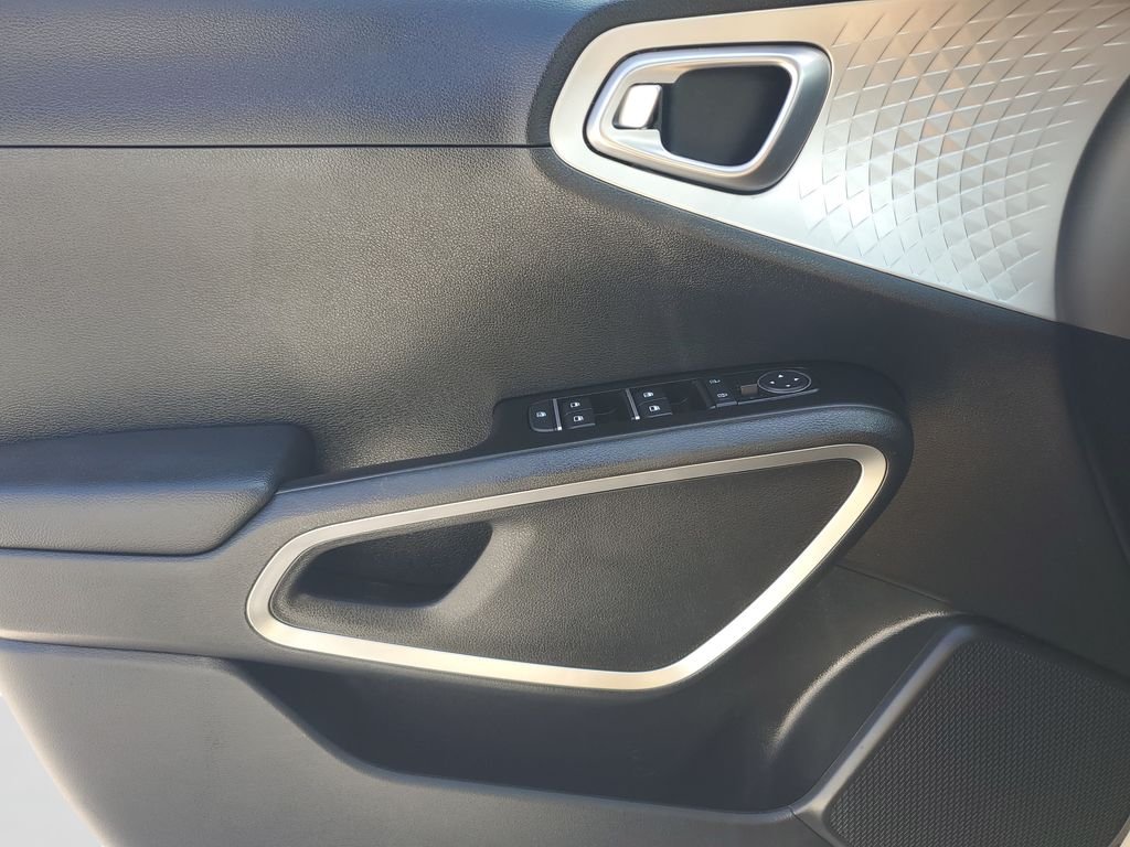 Used 2024 White Kia LX image 18