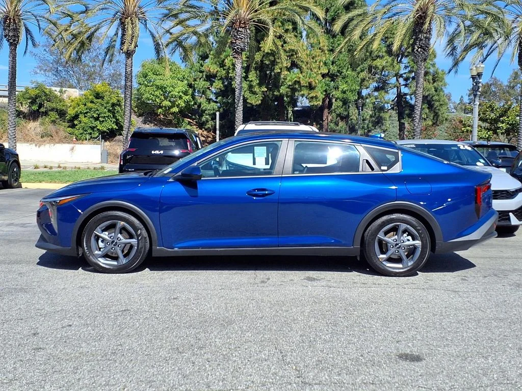 Certified Used 2025 Blue Kia LXS image 3