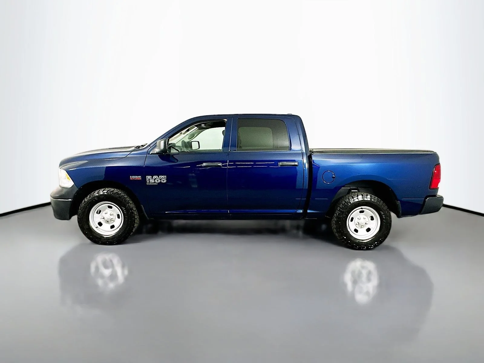 Used 2023 Patriot Blue Pearlcoat Ram Tradesman image 5