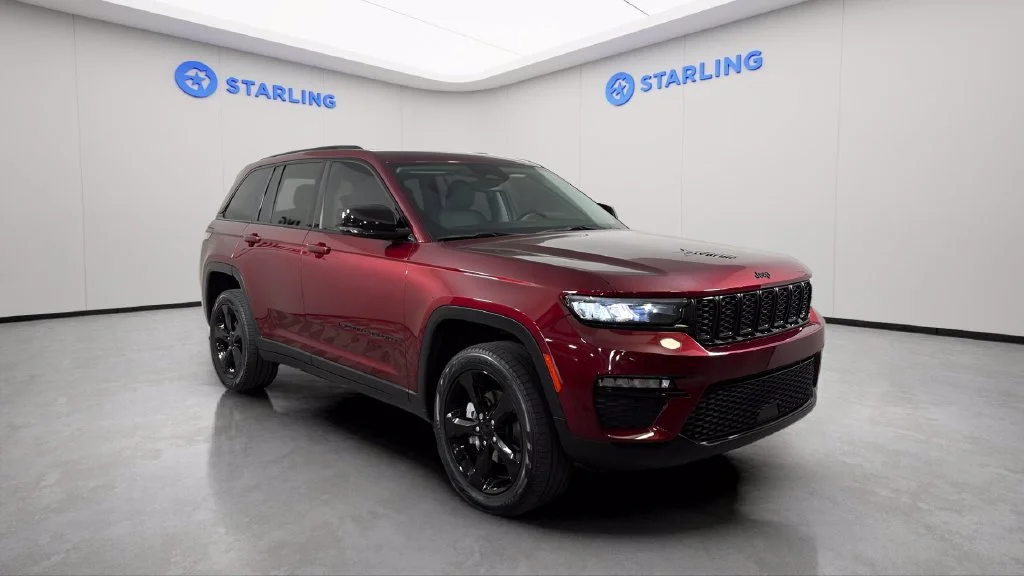 Used 2023 Red Jeep Limited 4x2 image 14