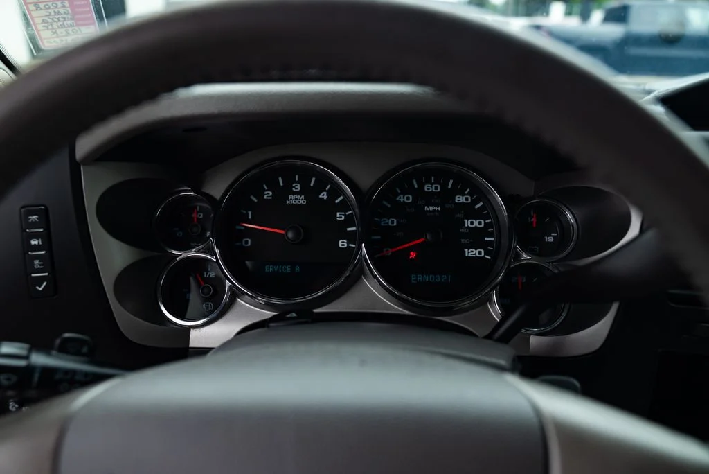 Used 2008 White GMC SLE1 image 12
