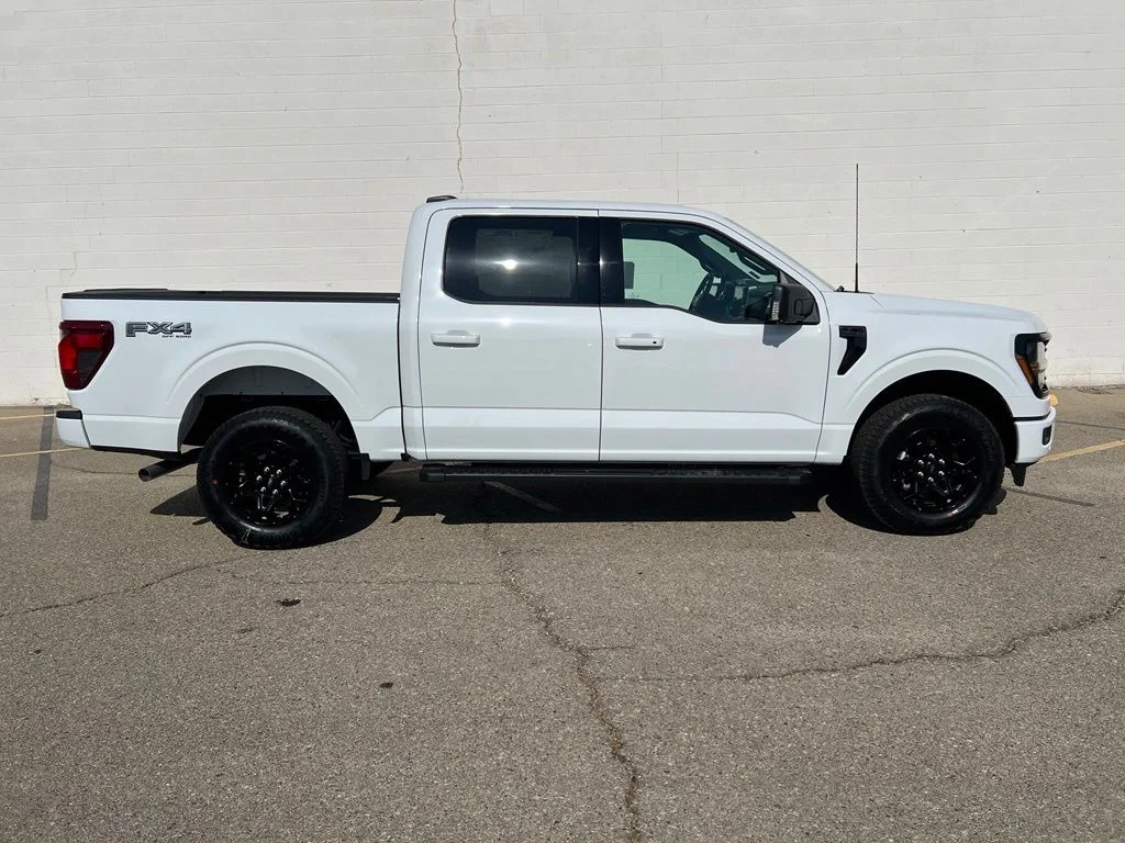 New 2026 Oxford White Ford XLT image 6