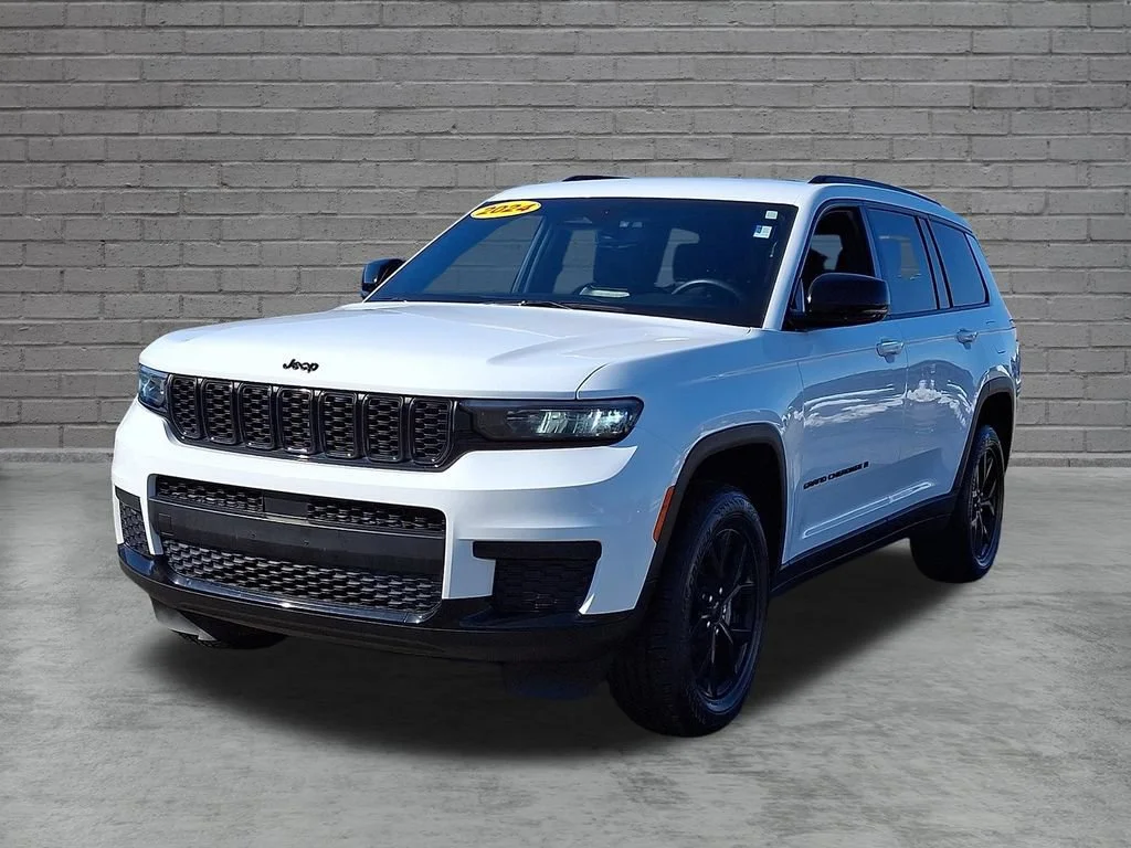 Used 2024 Bright White Clearcoat Jeep Altitude image 5