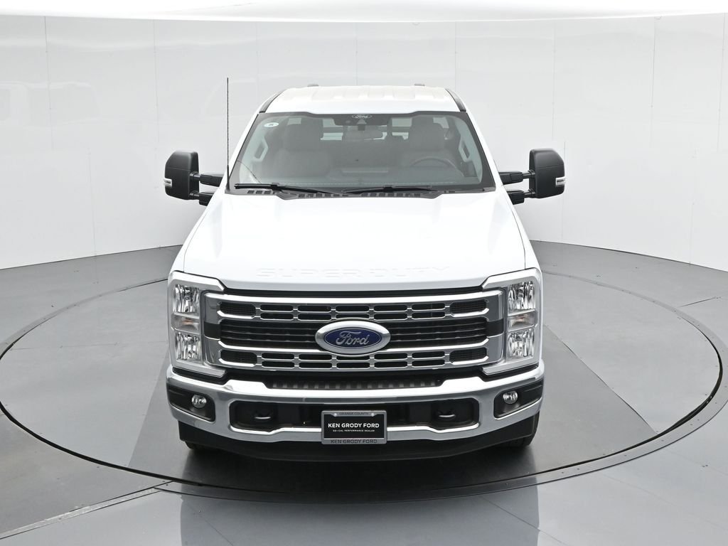 New 2026 Oxford White Ford XLT image 29