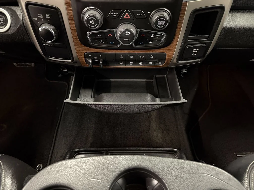 Used 2014 Sil/Silver Ram Laramie image 19