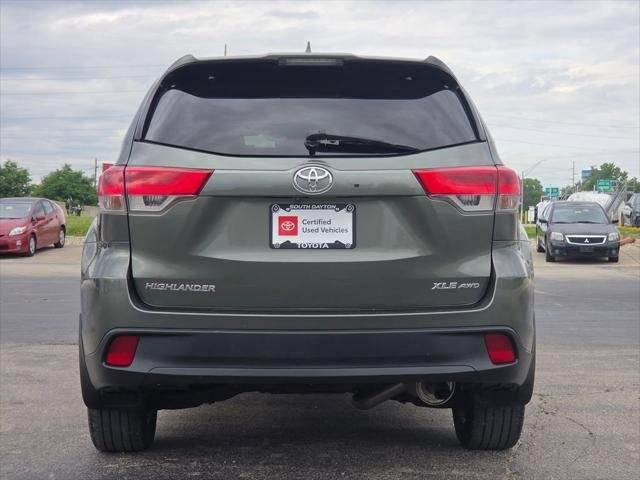 Certified Used 2017 ALUMINA JADE METAL Toyota  image 26