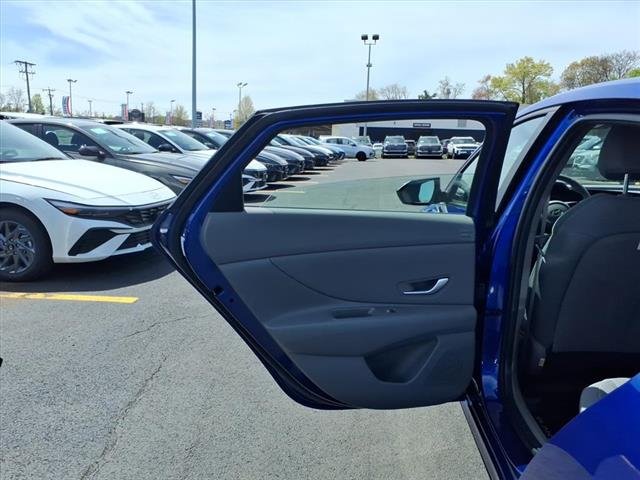 2024 Hyundai Elantra SEL - Photo 10