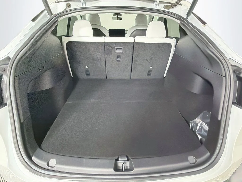 Used 2021 White Tesla Long Range image 28
