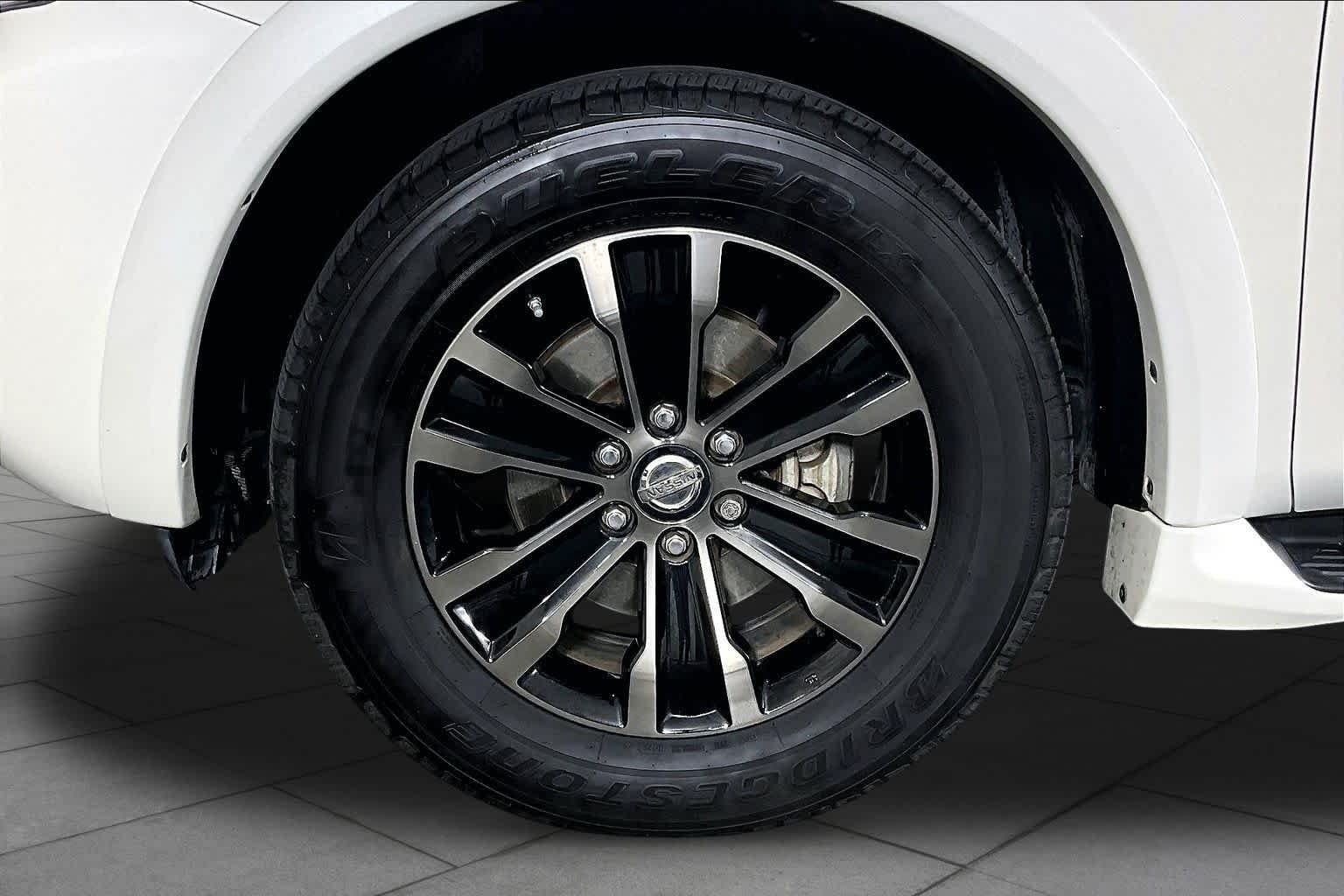 Used 2020 Pearl White Tricoat Nissan Platinum image 10