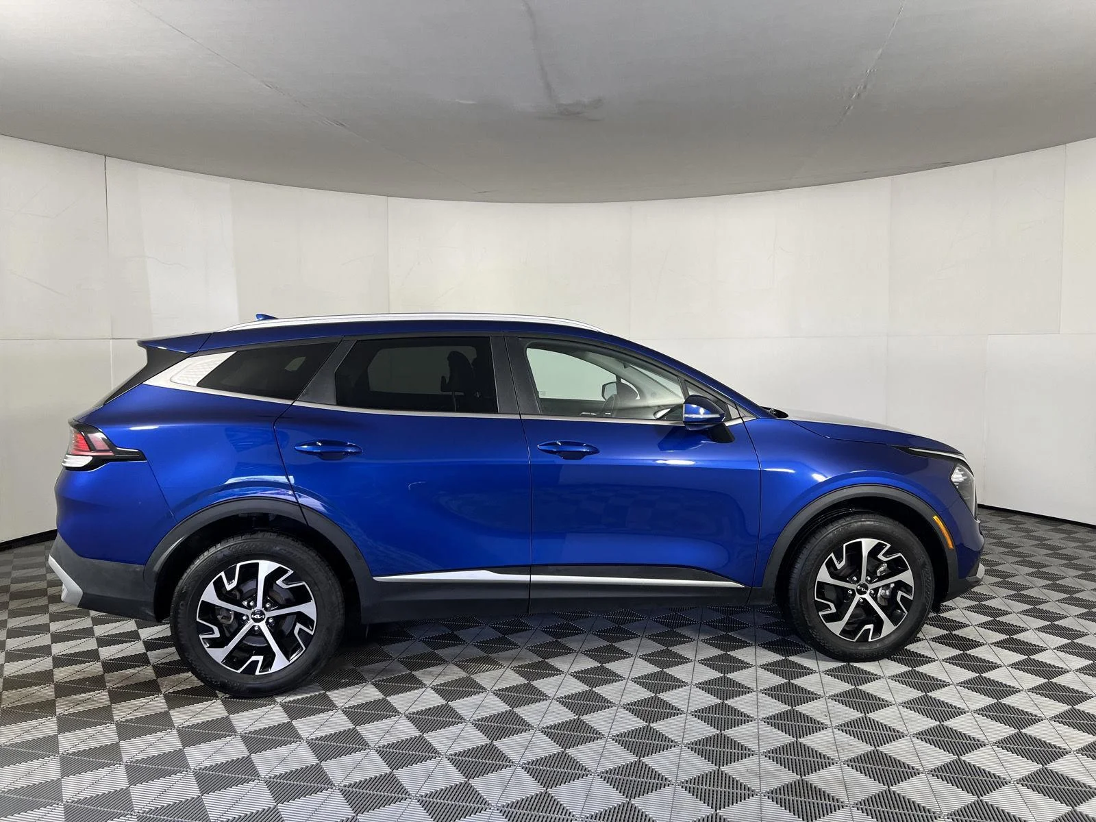 Used 2023 Sapphire Blue Kia EX image 10