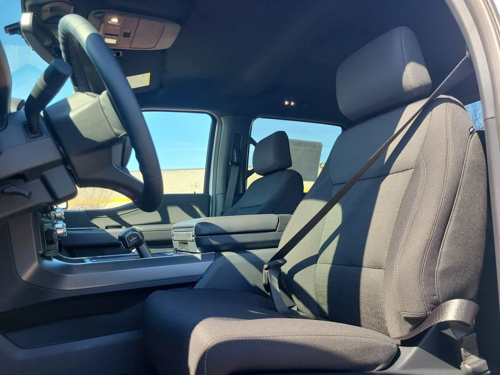 New 2026 Oxford White Ford XLT image 17