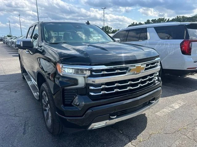 Used 2023 Black Chevrolet High Country image 2