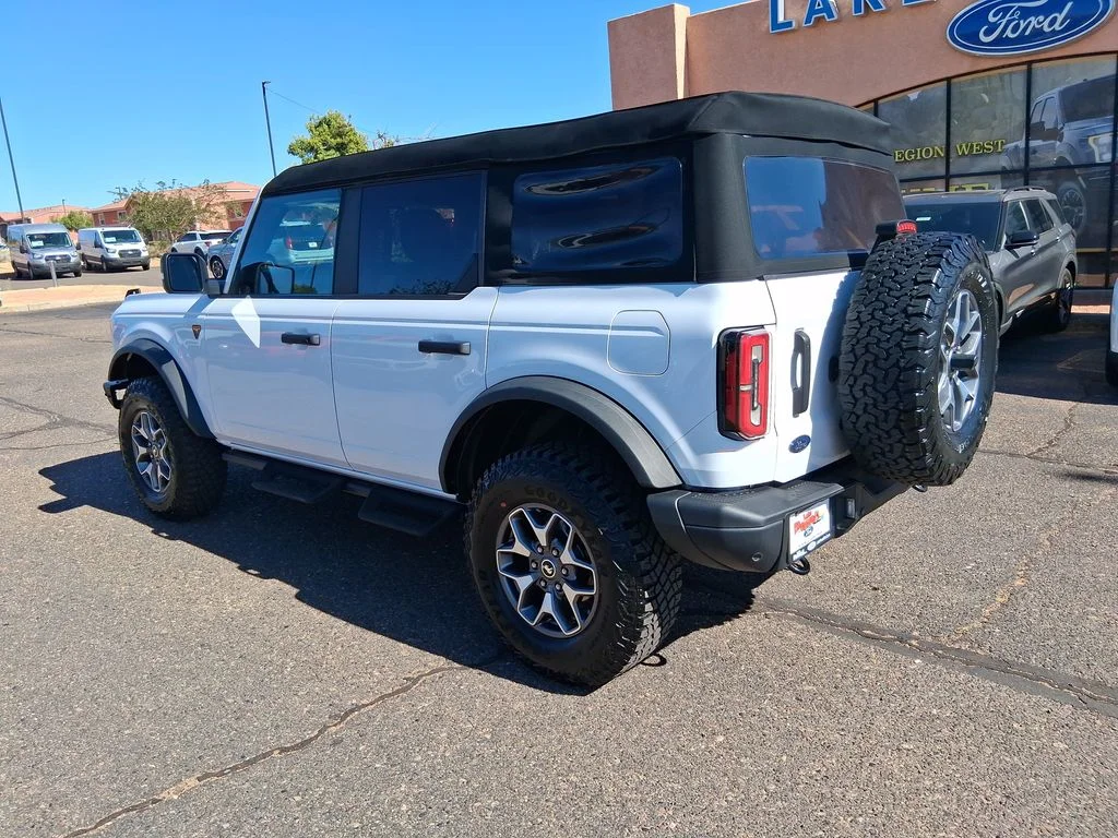 Used 2024 Oxford White Ford Badlands image 3