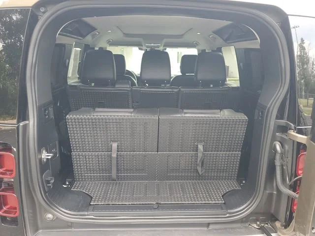Used 2023 Gold Land Rover SE image 28