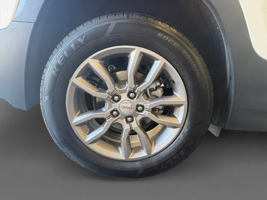 Used 2024 Summit White GMC SLT image 11