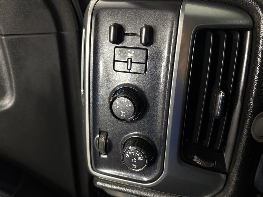 Used 2016 Gray Chevrolet LT image 26