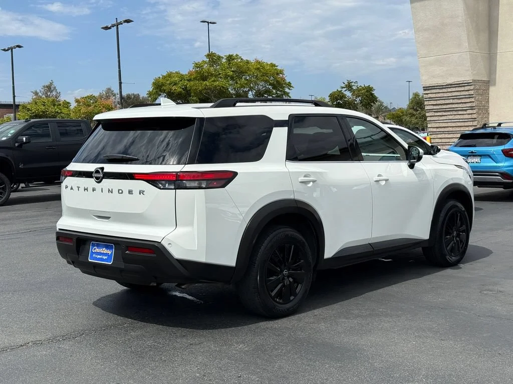 Used 2025 White Nissan SV image 7