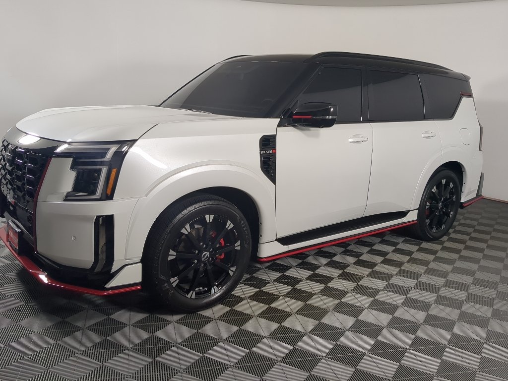 Certified Used 2026 Everest White Pearl Tricoat/Super Black Nissan NISMO image 6