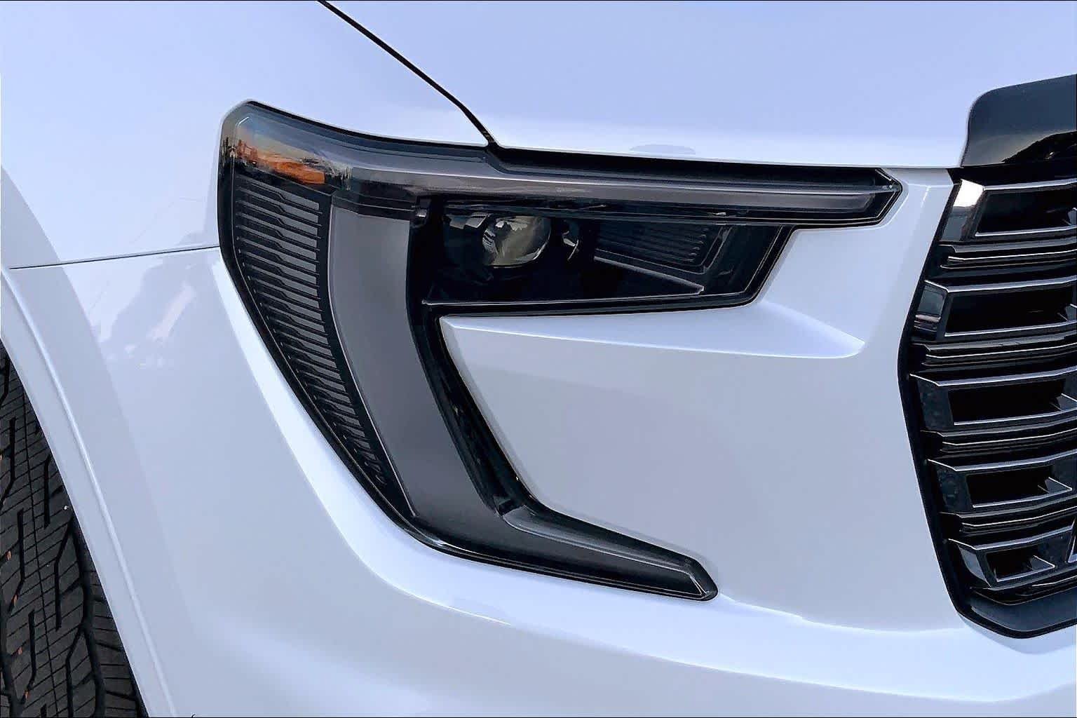 2027 GMC Acadia Denali Ultimate - Photo 12