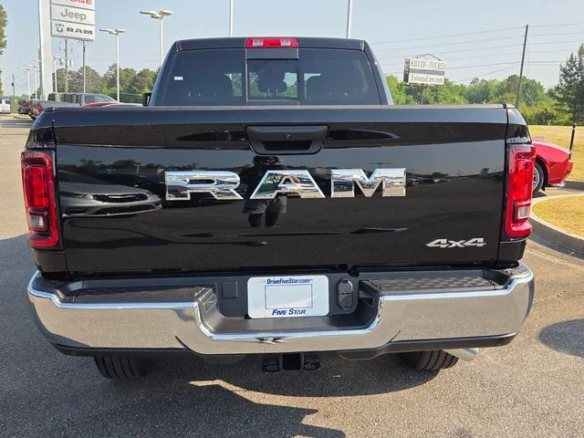New 2026 Diamond Black Crystal Pearl-Coat Exterior Paint RAM Tradesman image 11