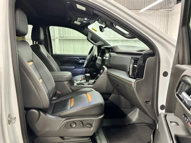 Used 2026 White GMC AT4 image 22