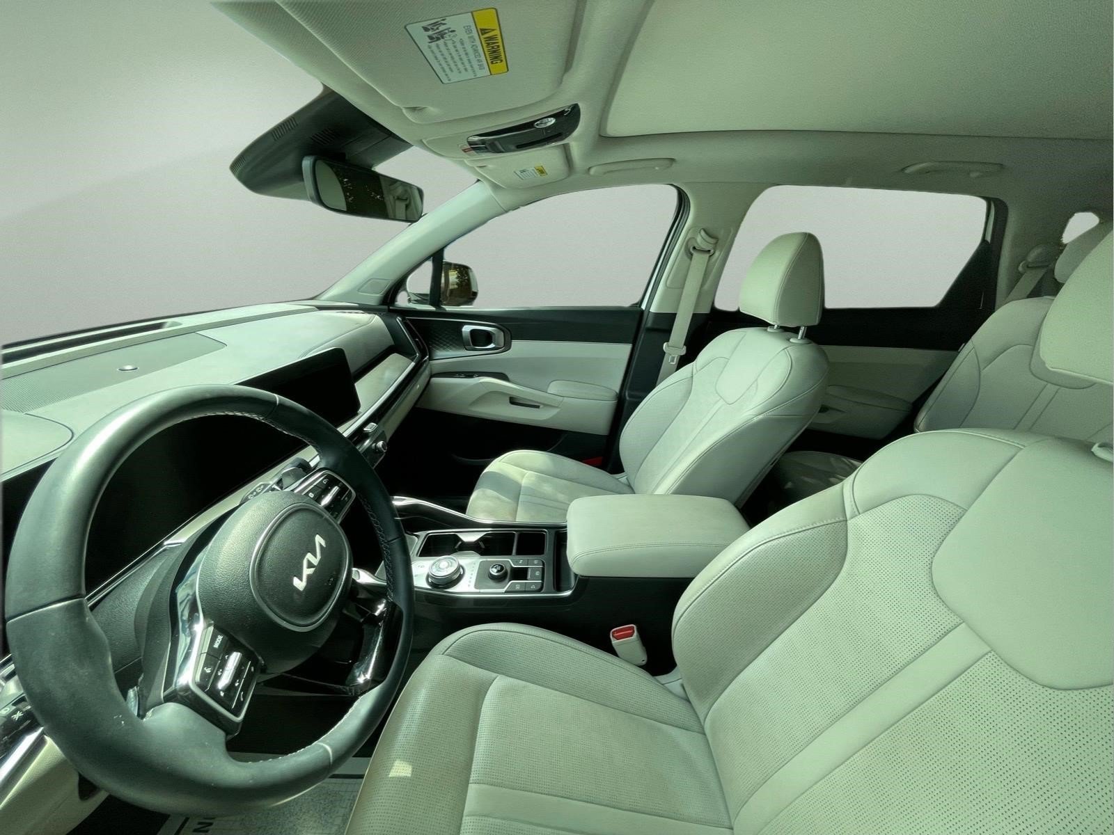 Used 2025 Snow White Pearl Kia EX image 23